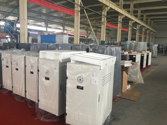 AHL-E36 Cabinet de carga de tabletas con sistemas de seguridad cerraduras y llaves y 4 ruedas
